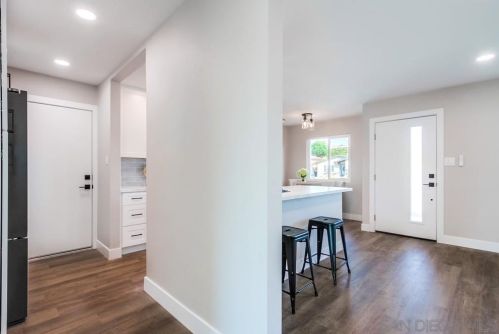 250 Delphinium St, Encinitas CA  92024-3303 exterior