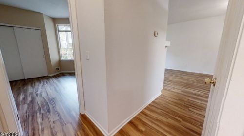 83 Wentworth Rd, Bedminster NJ  07921-2006 exterior