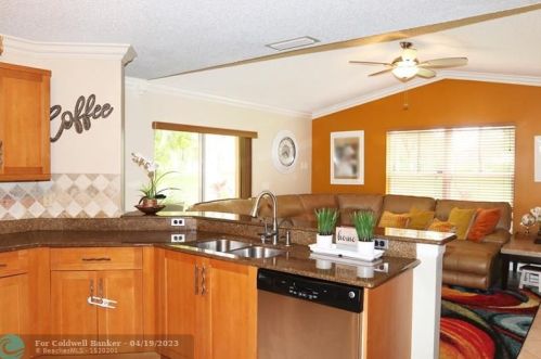 2937 179 Ave, Hollywood FL 33029-1602 exterior