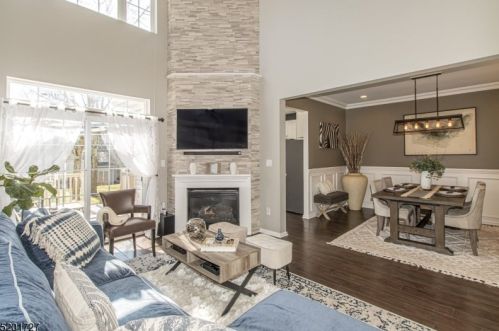 4 Stevens Ln, Martinsville NJ  08836-2249 exterior