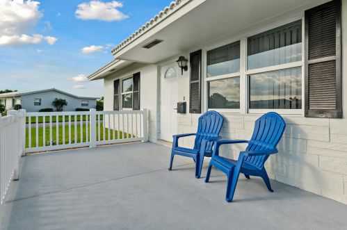 2005 Golf Ln, Boynton Beach, FL 33426-4633