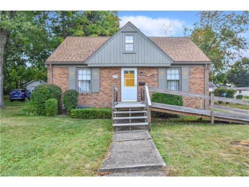 2239 Freedom Ave, Alliance, OH 44601-5109