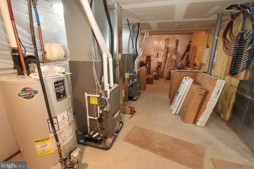 1954 Canyon Creek Rd, Gilbertsville PA  19525-7003 exterior