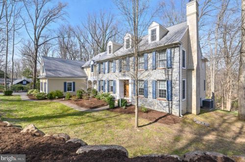 53 Paper Mill Ln, Newtown Square, PA 19073-1802