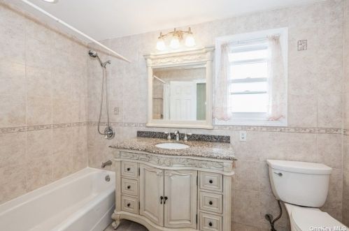 99 Melrose Ave, East Rockaway NY  11518-1005 exterior