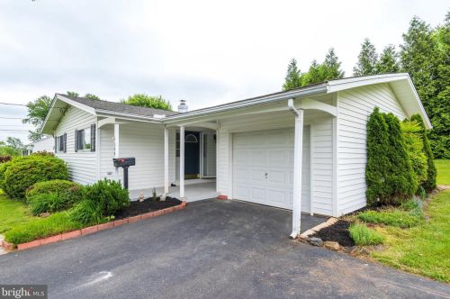 304 Belmont Dr, Leesburg, VA 20175-3507