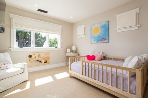 2015 Leeward Ln, Newport Beach, CA 92660-3806