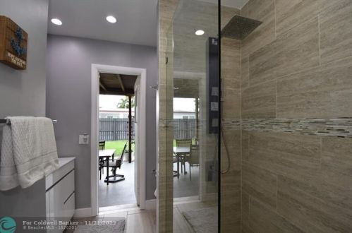 8421 17 Ct, Hollywood FL 33028 exterior