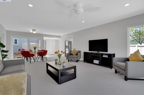 690 Silver Lake Dr, Danville, CA 94526-6222