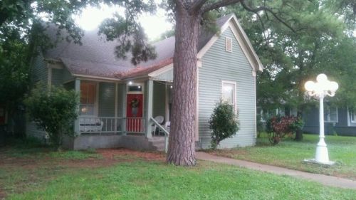 704 Anglin St, Cleburne, TX 76031-3906