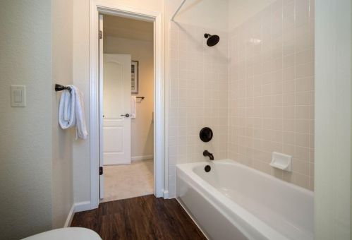 111 Burrill Dr, Folsom CA  95630-2270 exterior