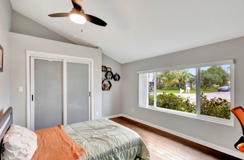 10440 Jupiter Narrows Dr, Hobe Sound FL 33455-3254 exterior