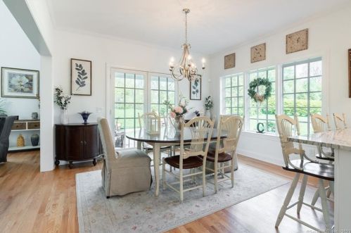 19 Somerset Dr, Waterbury CT  06762-3341 exterior