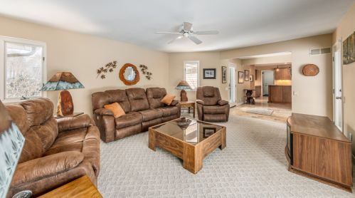 8801 Hart Dr, Waterford WI  53185-1364 exterior