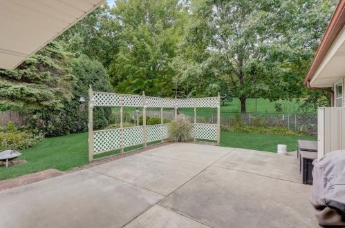 22194 Valley Rd, Waukesha WI  53186-5350 exterior