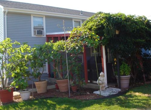 42 Biscayne Blvd, Lyme CT  06371-2405 exterior