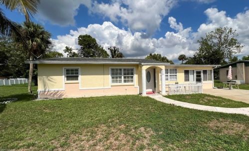 112 5th Ave, Lehigh Acres, FL 33936-6302