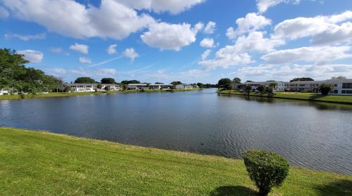 147 Chatham G, West Palm Beach FL  33417-1823 exterior