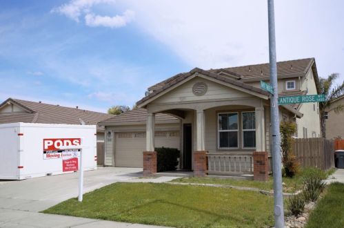 5470 Antique Rose Way, Riverbank, CA 95367-9587