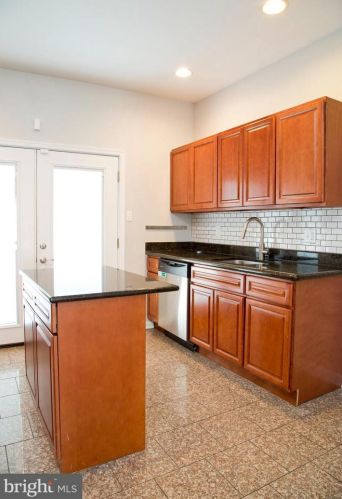 726 24 St, Philadelphia PA 19146-2540 exterior