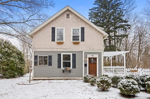 46 Prospect St, Bloomfield, CT 06002-3055
