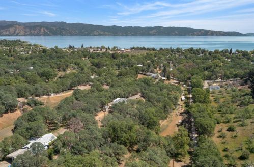 675 Starr Dust Ct, Lakeport CA  95453-6976 exterior