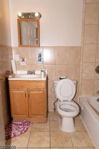 66 3 St, Paterson NJ 07522-1845 exterior