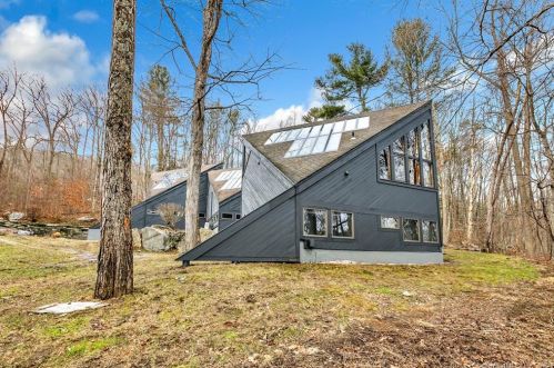 12 Guinea Rd, West Woods, CT 06069-2531