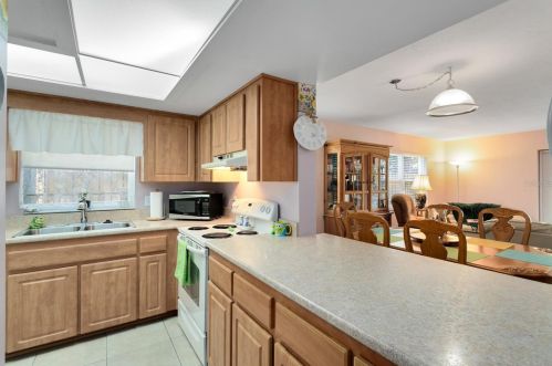 812 Ellwood Ave, Orlando, FL 32804-7252