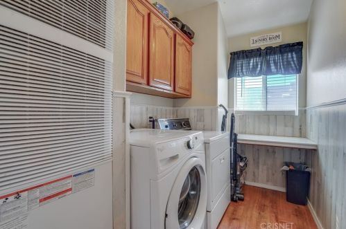 28101 Vista View Dr, Santa Clarita CA  91351-5710 exterior