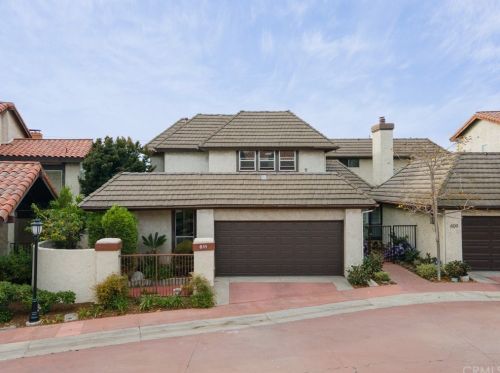 611 Avery Pl, Long Beach, CA 90807-3174