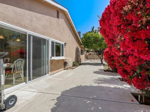 6569 Pinion St, Calabasas CA  91377-1212 exterior