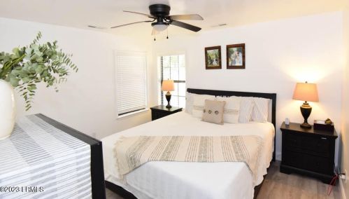 20 Calico Ct, Beaufort SC  29906-8900 exterior