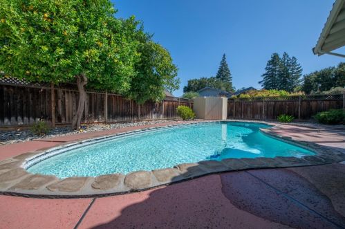 1911 Dry Crk Rd, Campbell CA 95008-3630 exterior
