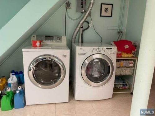 71 Jasper Ave, Teaneck NJ  07666-3816 exterior