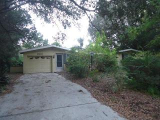 2303 Roselawn Cir, Sarasota, FL 34231-4623