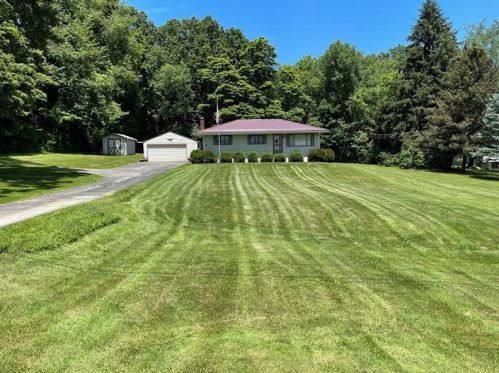 6671 Old Route 422, New Castle PA  16101-8053 exterior