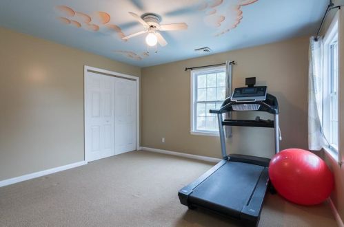 135 Brookside Dr, North Kingstown RI  02852-2005 exterior