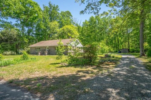 628 Beach Pond Rd, Norwich, CT 06384-2001