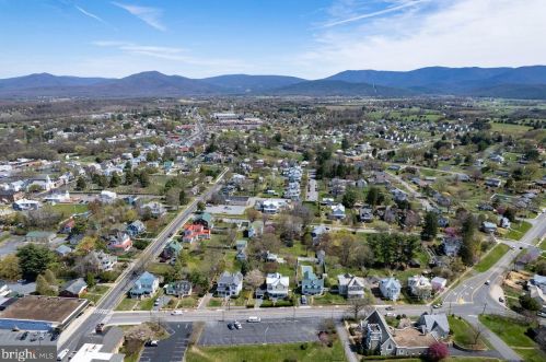 5 Amiss Ave, Richmond National Battlefiel VA  22835-1309 exterior