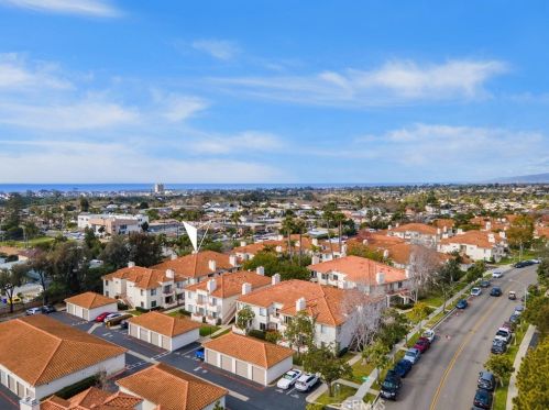 340 Isthmus Way, Oceanside CA  92058-2700 exterior