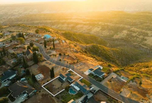 180 Valley Ridge Dr, Paradise, CA 95969-3710