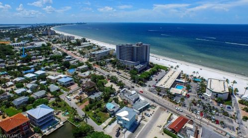 134 Fairweather Ln, Fort Myers Beach, FL 33931-3225