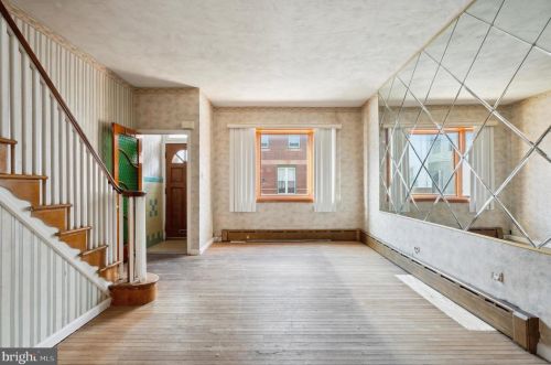 2141 Hicks St, Philadelphia, PA 19145-3912
