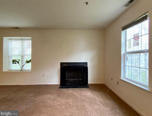 224 Stone Hurst Ct, New Castle DE  19720-3947 exterior