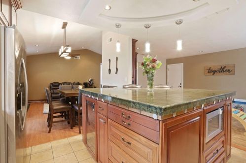 9020 Lismore Dr, Elk Grove CA  95624-2661 exterior