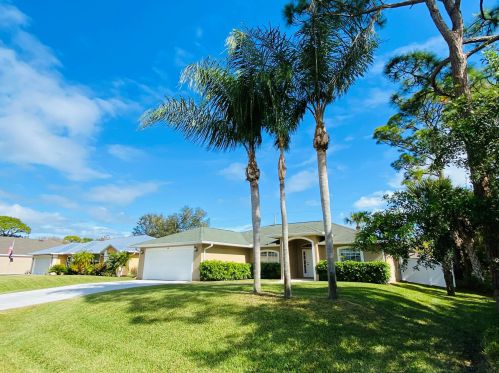 114 Lancaster St, Sebastian, FL 32958-6715