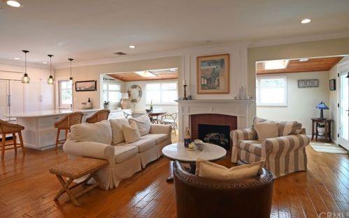 1814 Nipomo Ave, Long Beach, CA 90815-3642