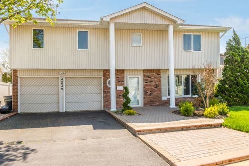 3239 Judith Dr, North Bellmore, NY 11710-5408