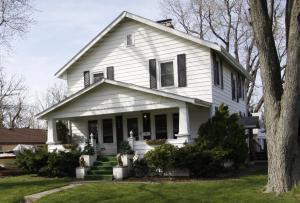 2084 Radnor Ave, Columbus, OH 43224-2418